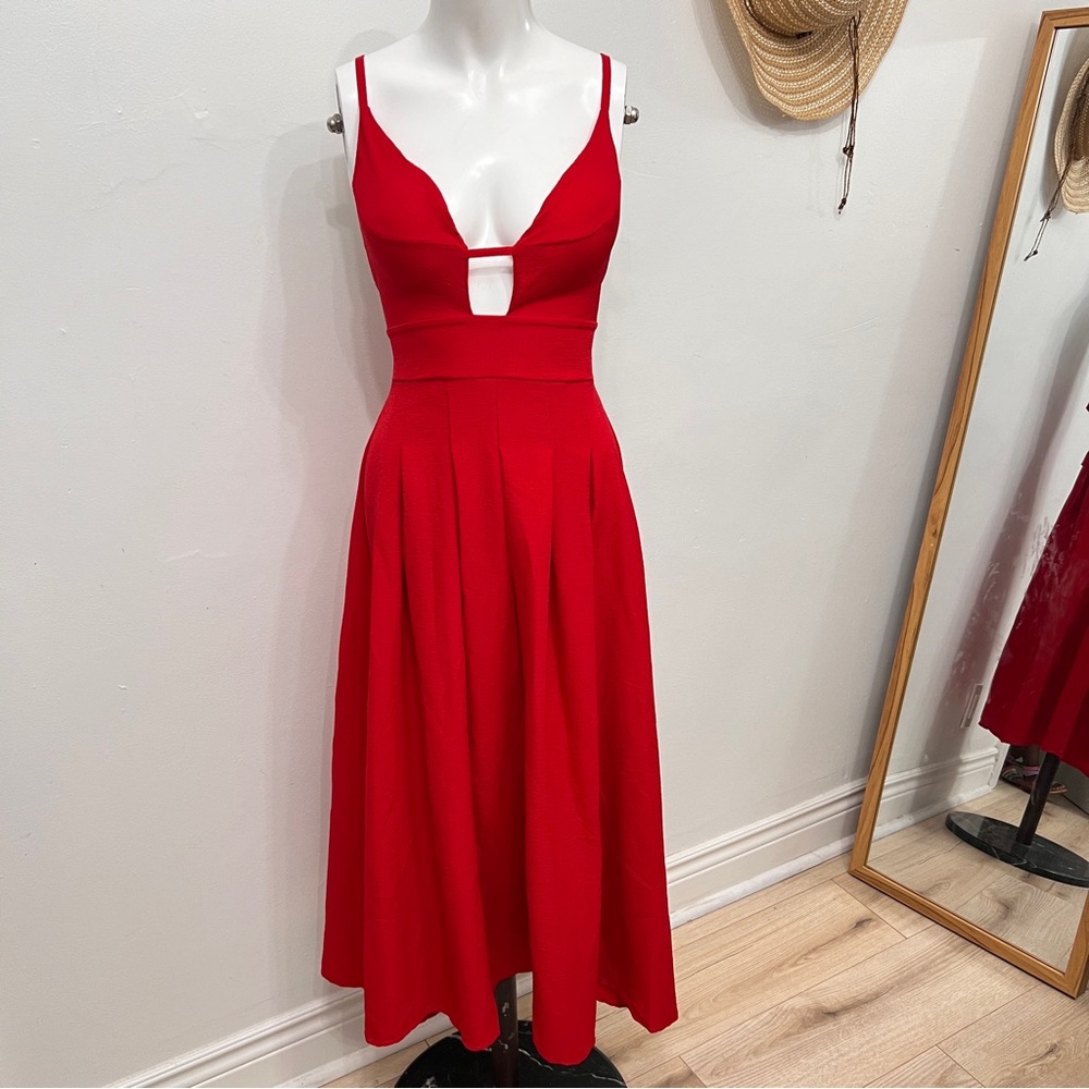 Elegant Red Sleeveless Backless Dress